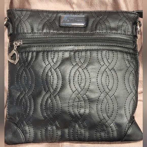 Bella Russo Crossbody/Shoulder Bag w/Adjustable Strap in/outpocket - Picture 2 of 7